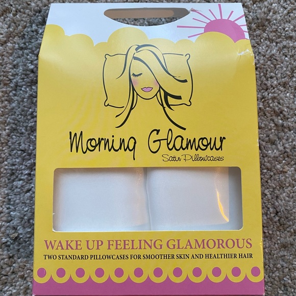 Satin ivory pillow cases - Picture 1 of 2